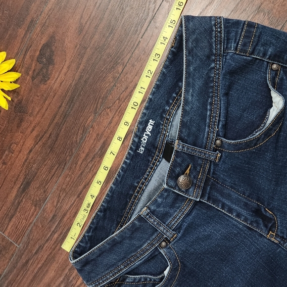 LANE BRYANT CROPED JEANS 👖 - Picture 3 of 7